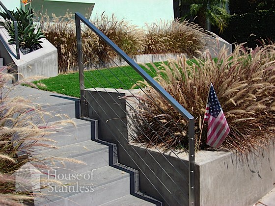 Exterior Residential Cable Handrail Photo